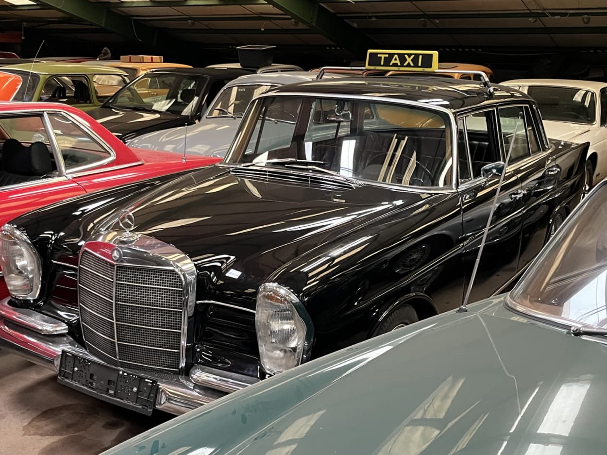 Bild vom Mercedes 230s Taxi